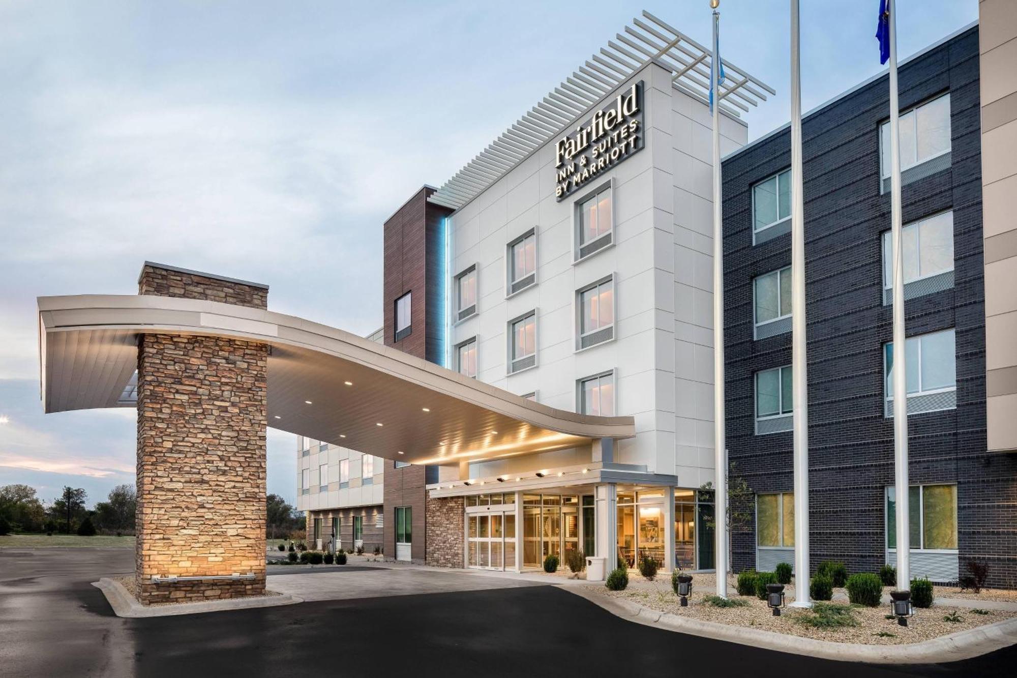 Fairfield Inn & Suites By Marriott Kenosha Pleasant Prairie Exterior foto
